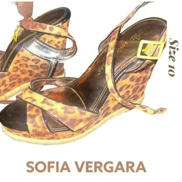 SOFIA VERGARA DESIGNER ANIMAL PRINT WEDGES. LOVE LOVE THESE - Picture 1 of 10